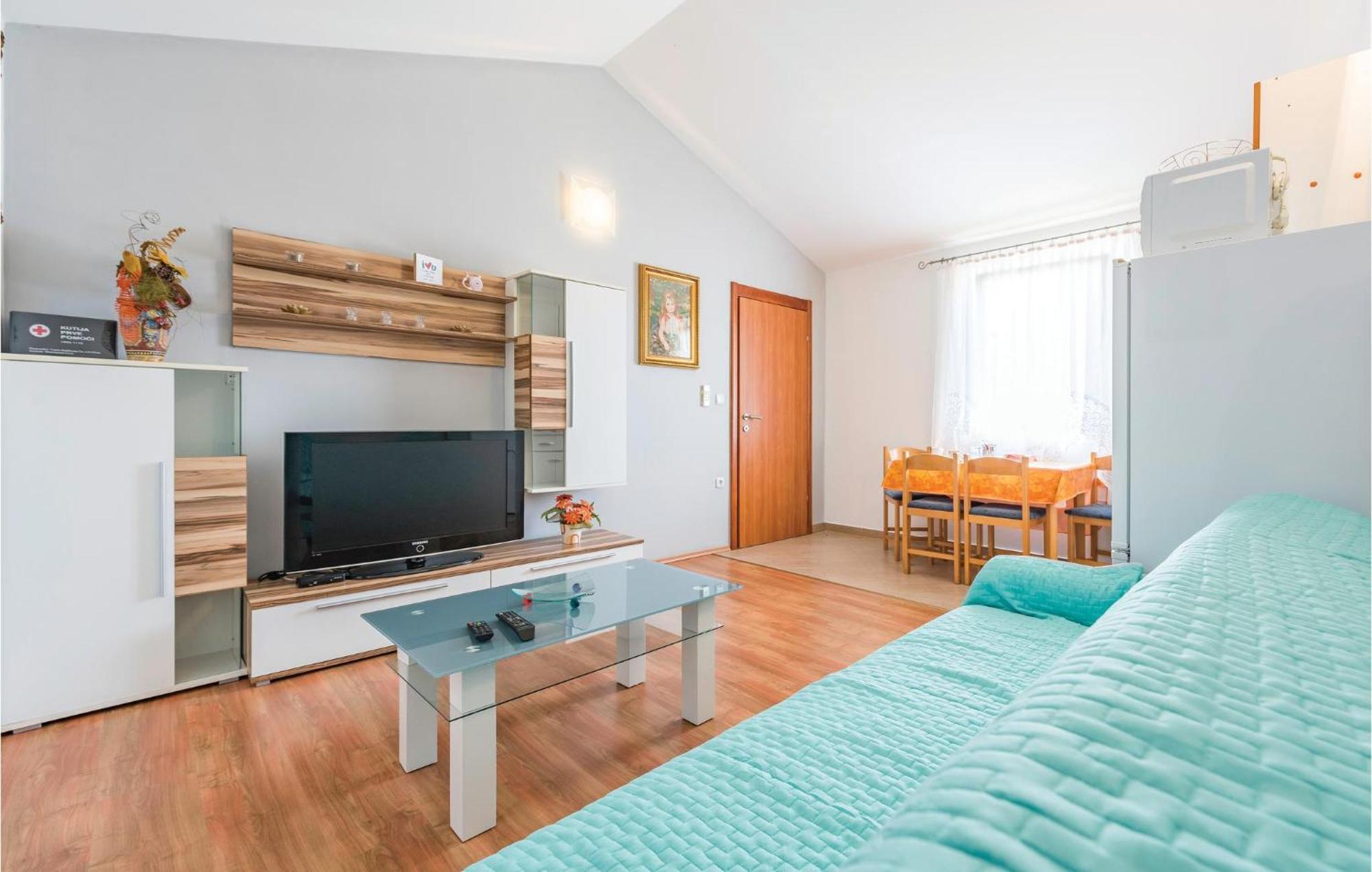 Awesome Home In Zminj With Wifi Экстерьер фото