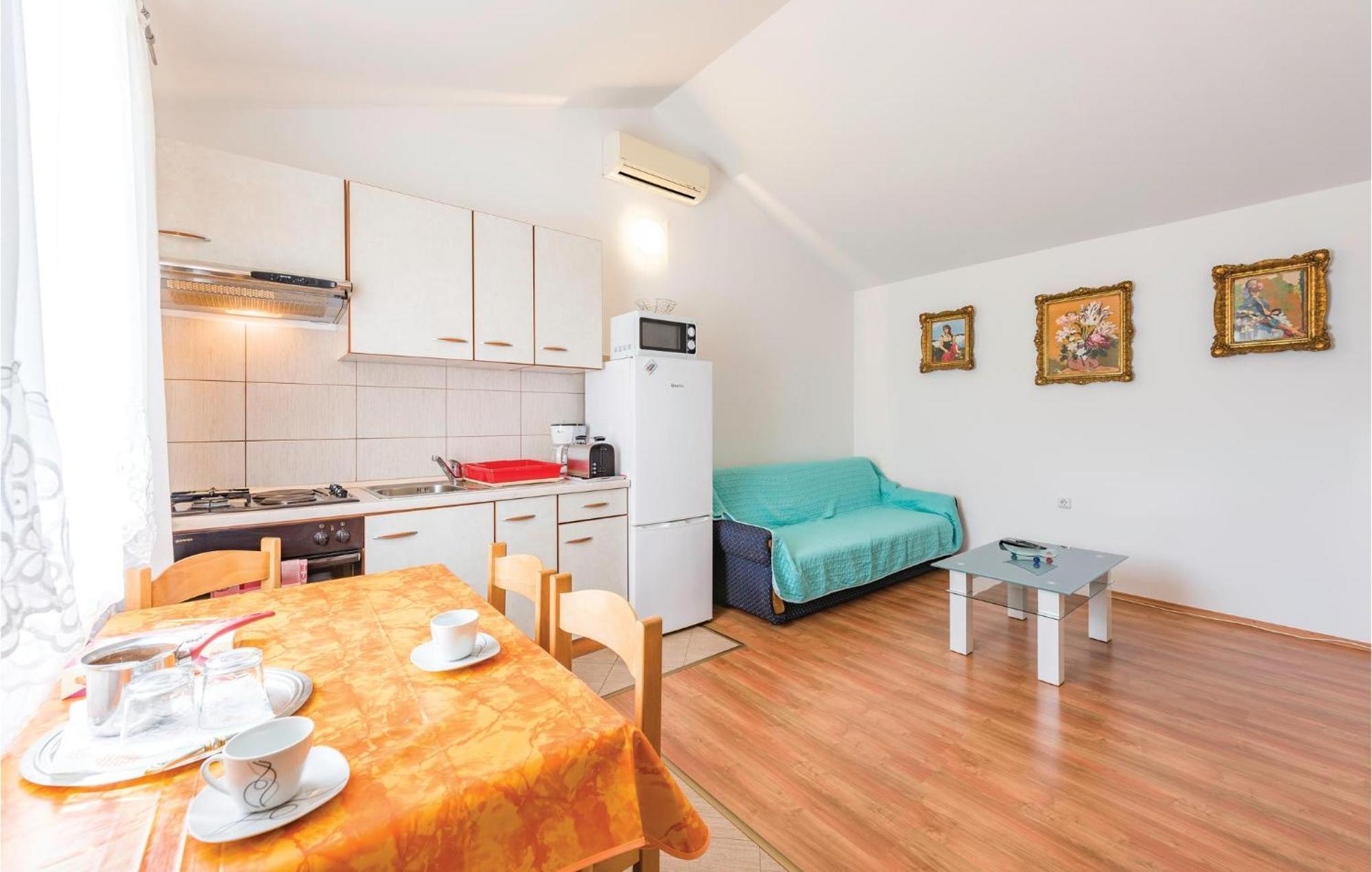 Awesome Home In Zminj With Wifi Экстерьер фото