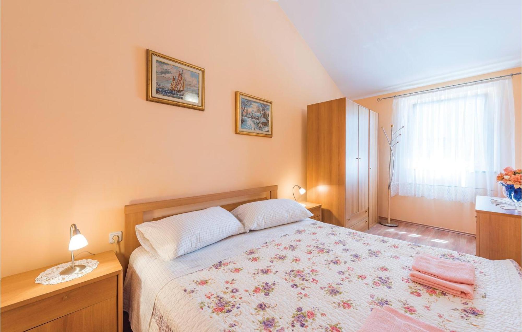 Awesome Home In Zminj With Wifi Экстерьер фото