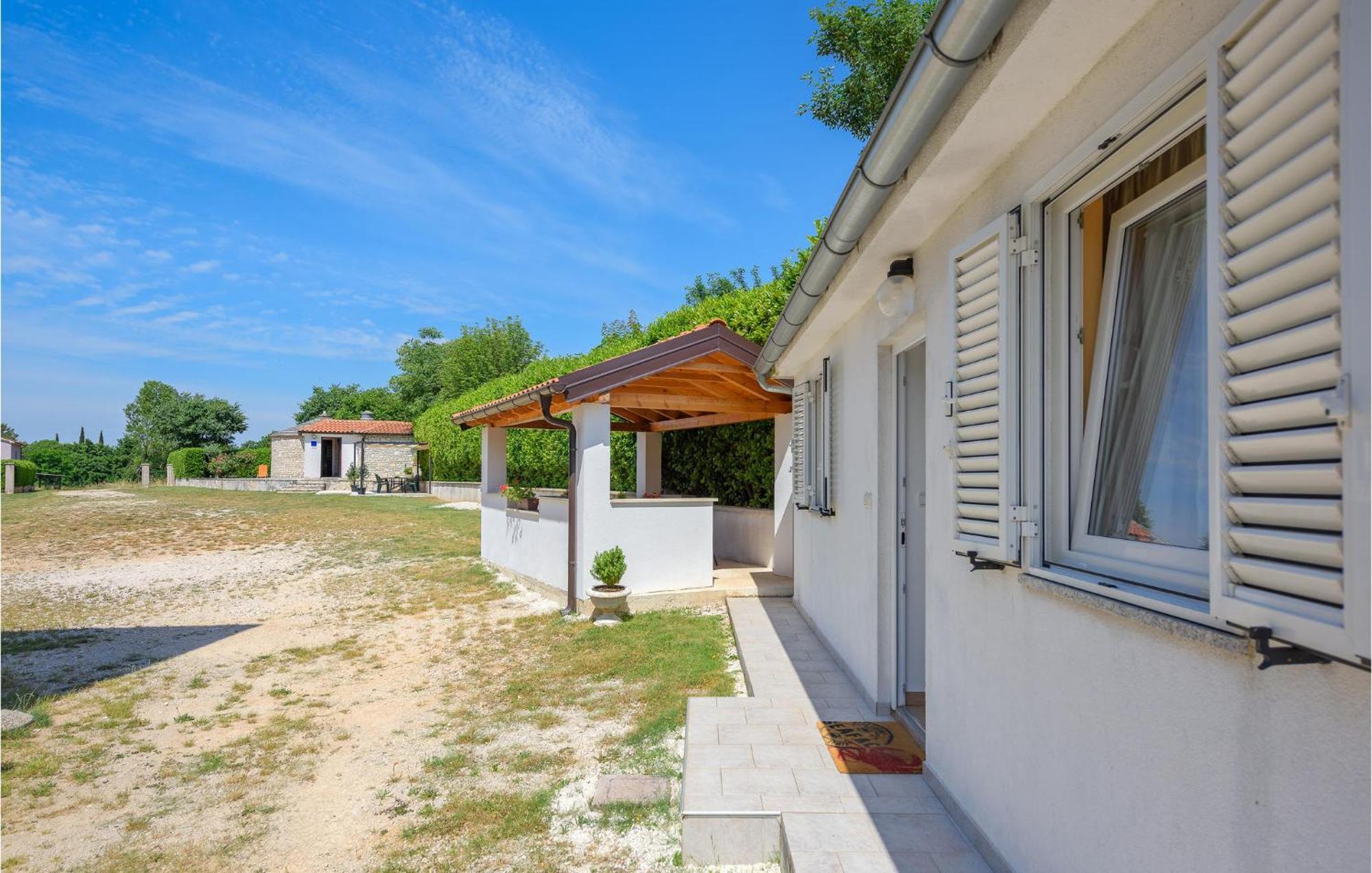 Awesome Home In Zminj With Wifi Экстерьер фото