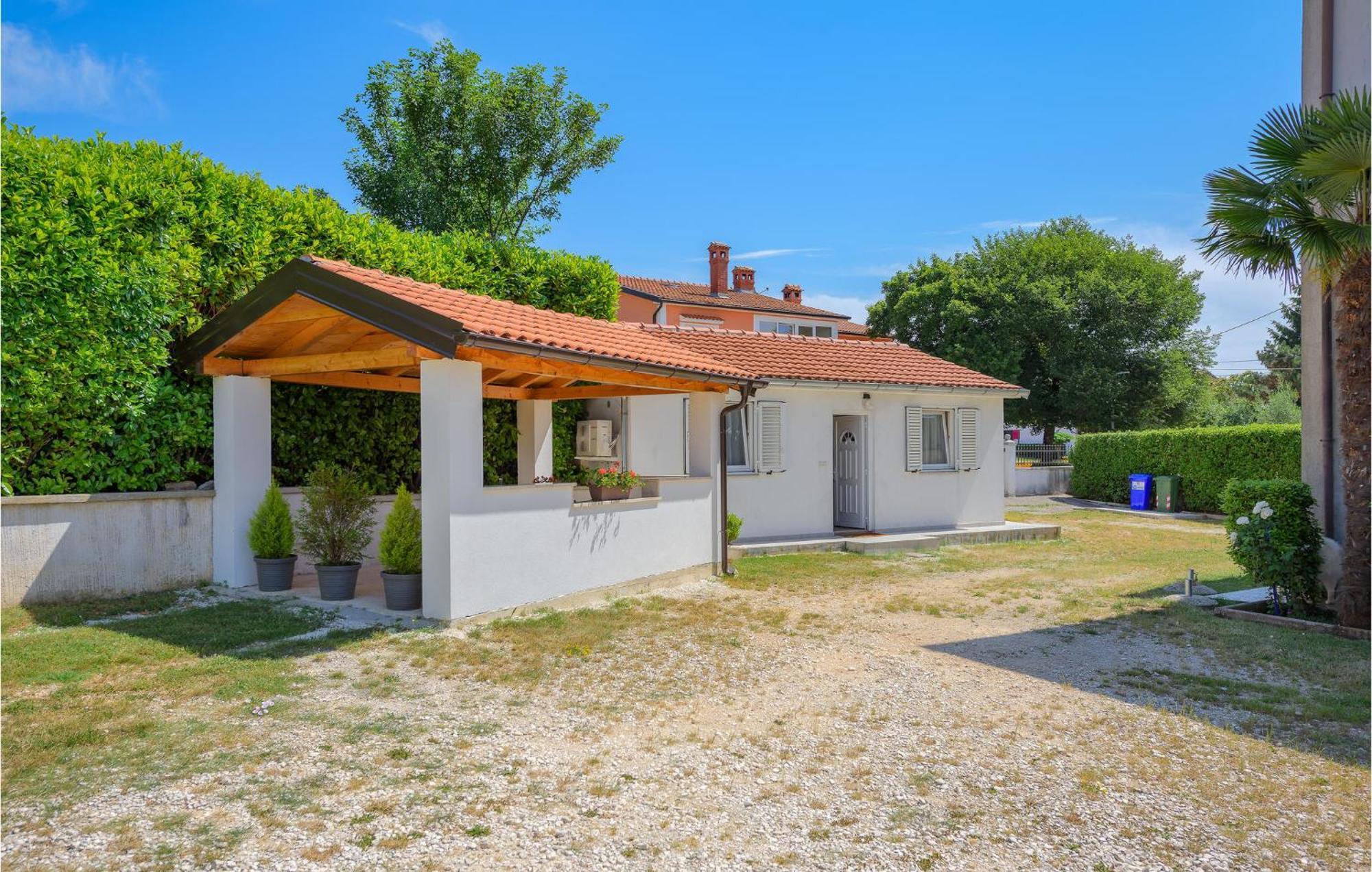 Awesome Home In Zminj With Wifi Экстерьер фото